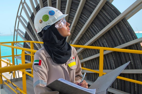 724_emirati-female-engineer-2018_shadowpp-4105.jpeg